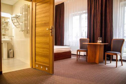 Hotel Mazowiecki, Warsaw
