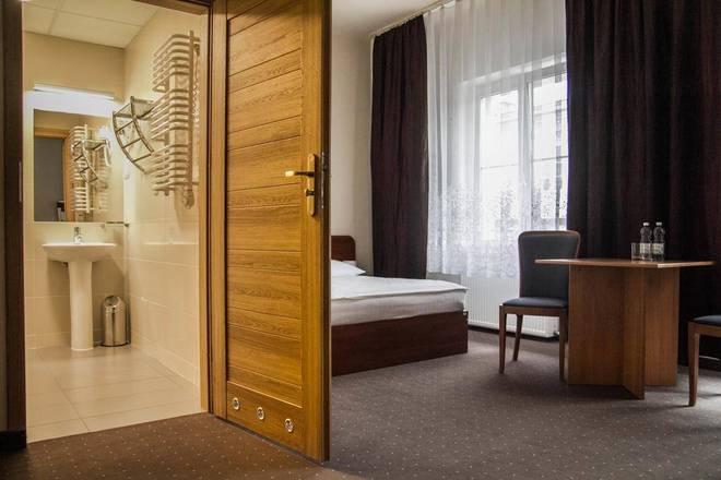 Hotel Mazowiecki, Warsaw