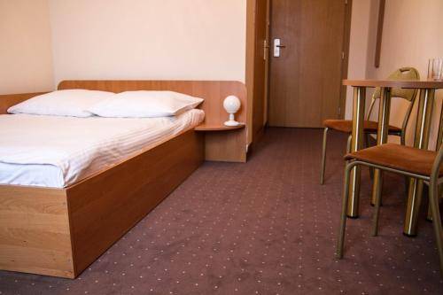 Hotel Mazowiecki, Warsaw